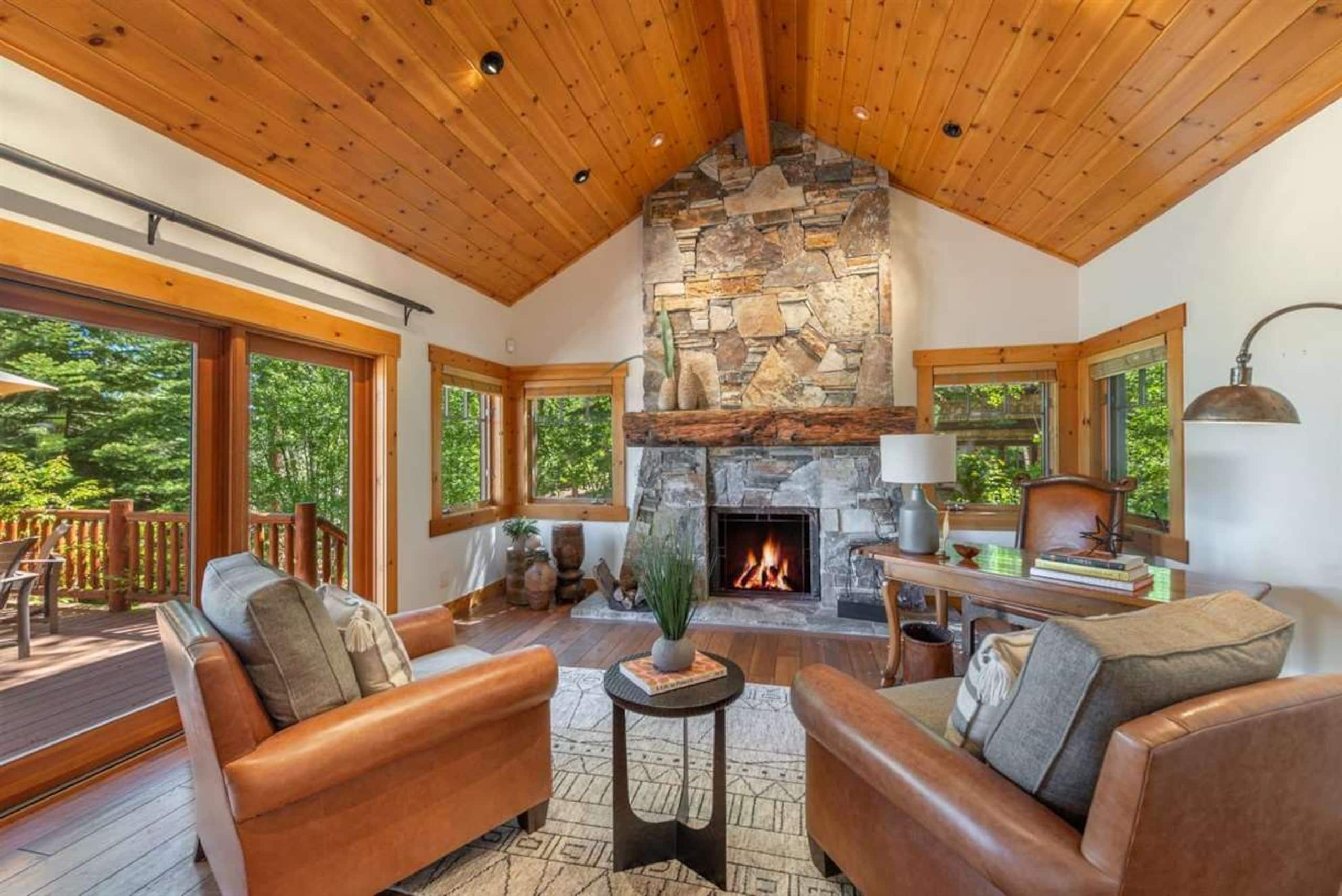 Luxury 5BR, Hot Tub, Private Ski Lift, Pool - Photo 10
