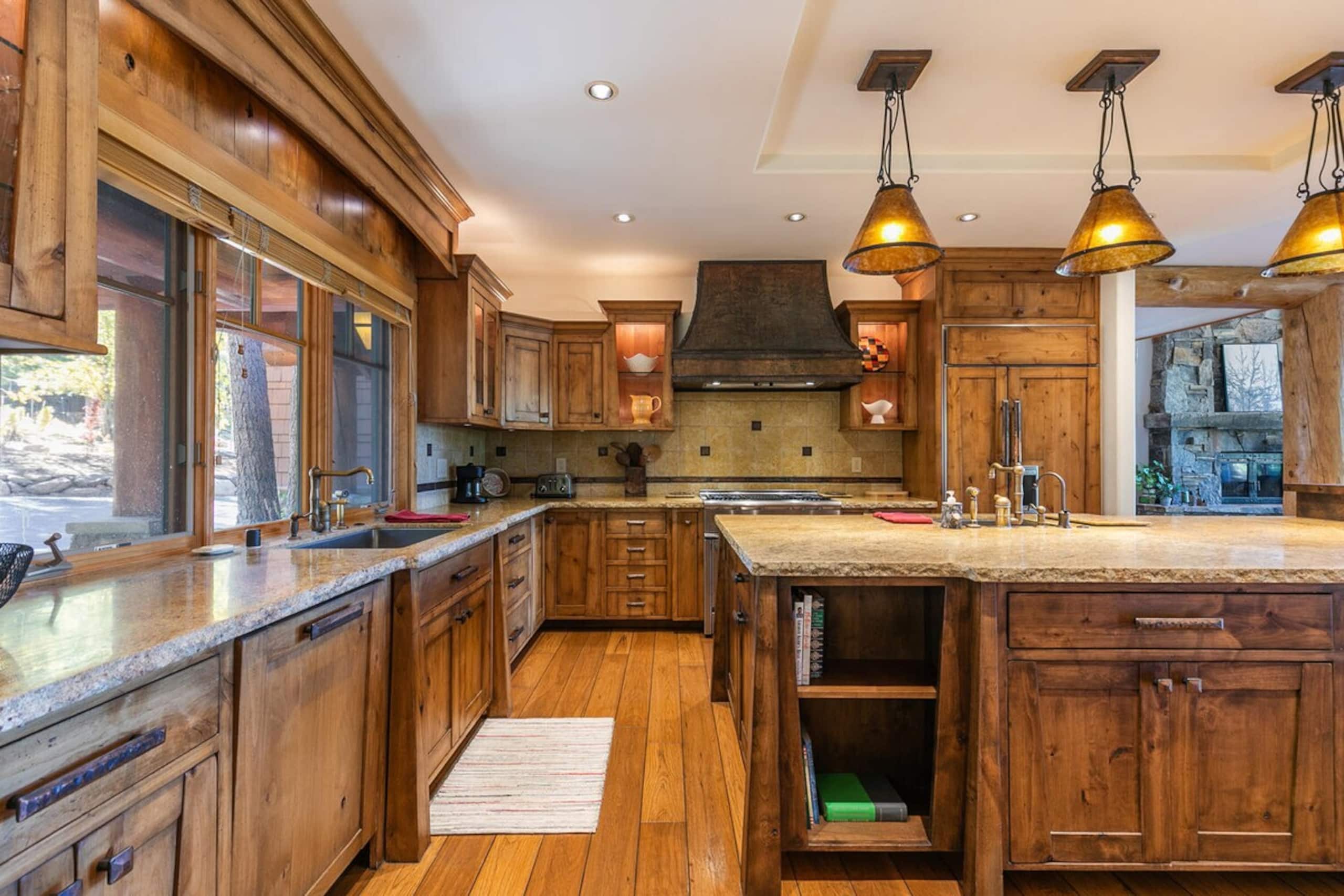 Luxury 5BR, Hot Tub, Private Ski Lift, Pool - Photo 12