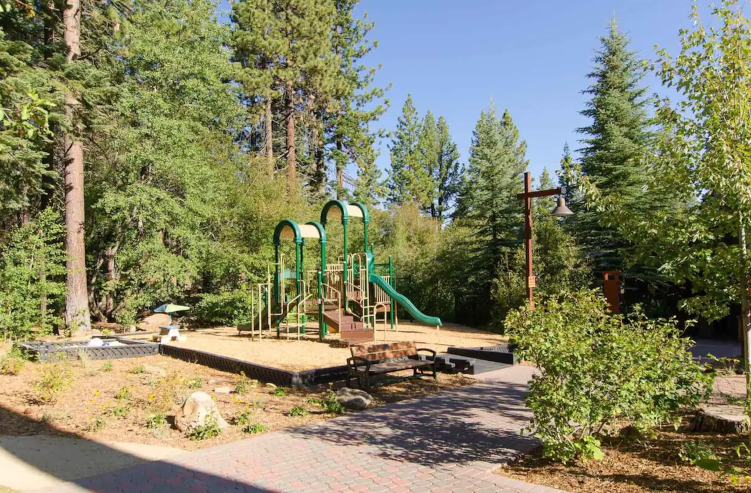 Luxury 5BR, Hot Tub, Private Ski Lift, Pool - Photo 39