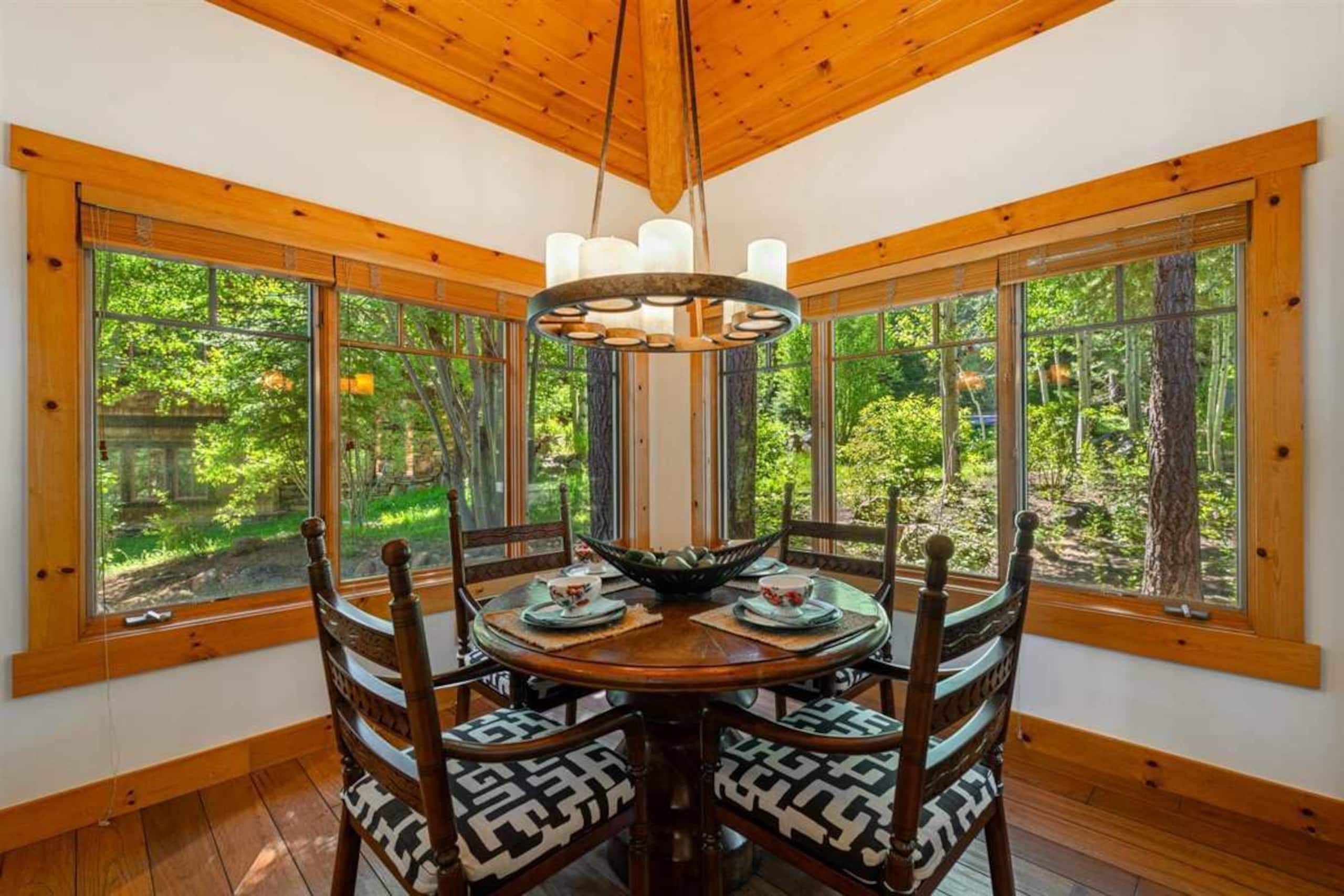 Luxury 5BR, Hot Tub, Private Ski Lift, Pool - Photo 13