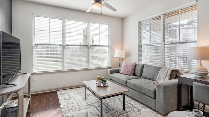 Landing | Stunning 1bd, Gym, Rooftop Lounge - Denver