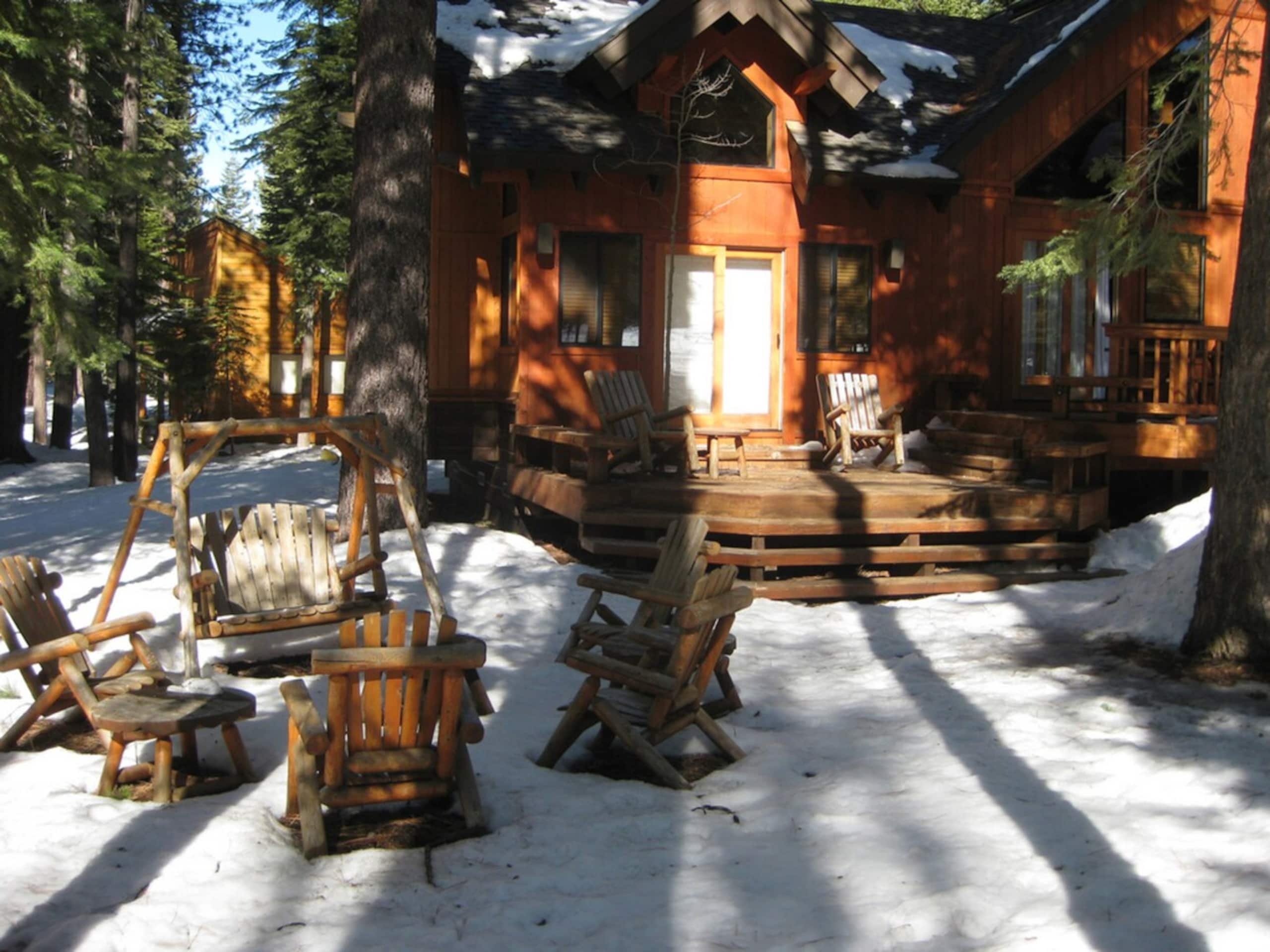 3BR Home, Forest Views, Fireplace, Pool & Shuttle - Photo 2