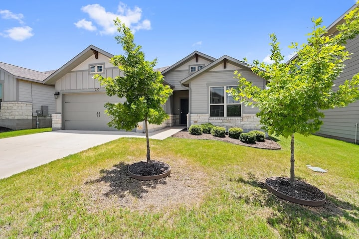 Beautiful House Short Term Rental - Leander, TX