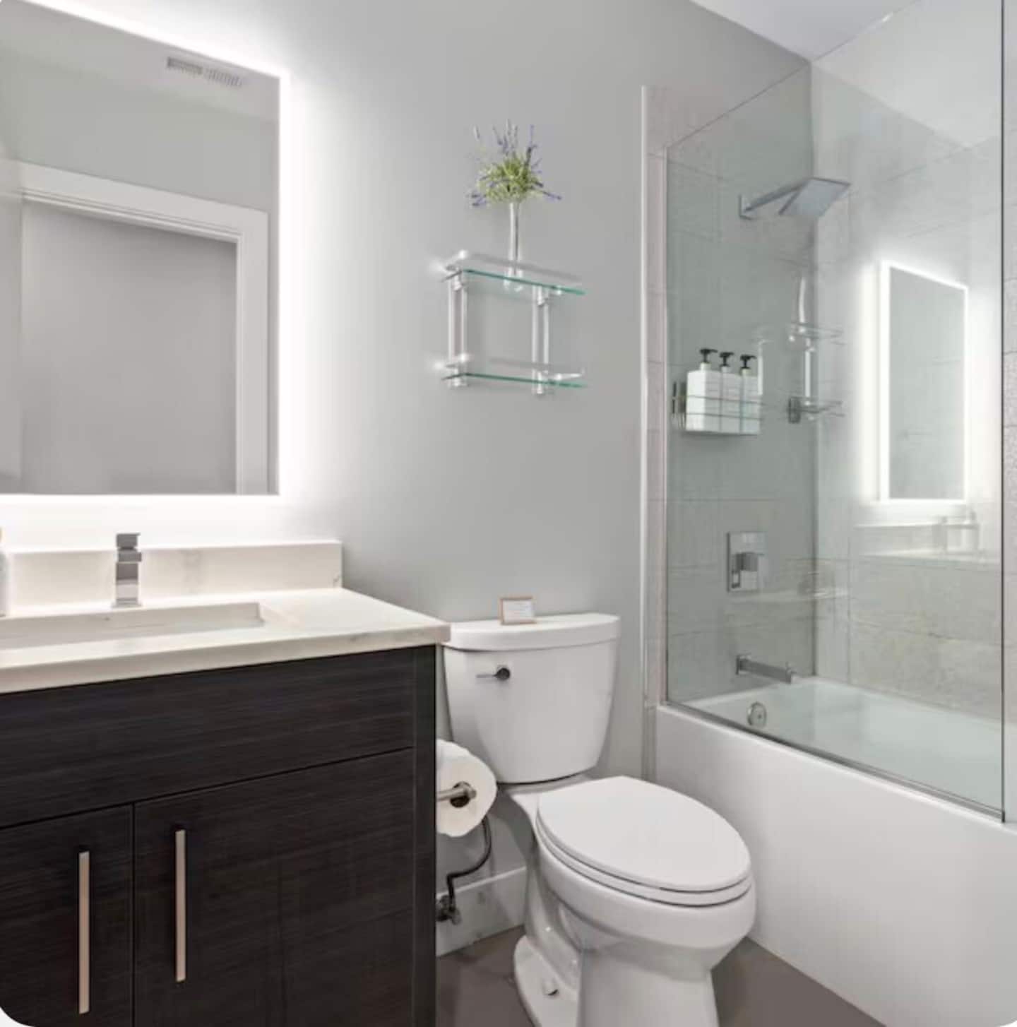 Full Bathroom 2