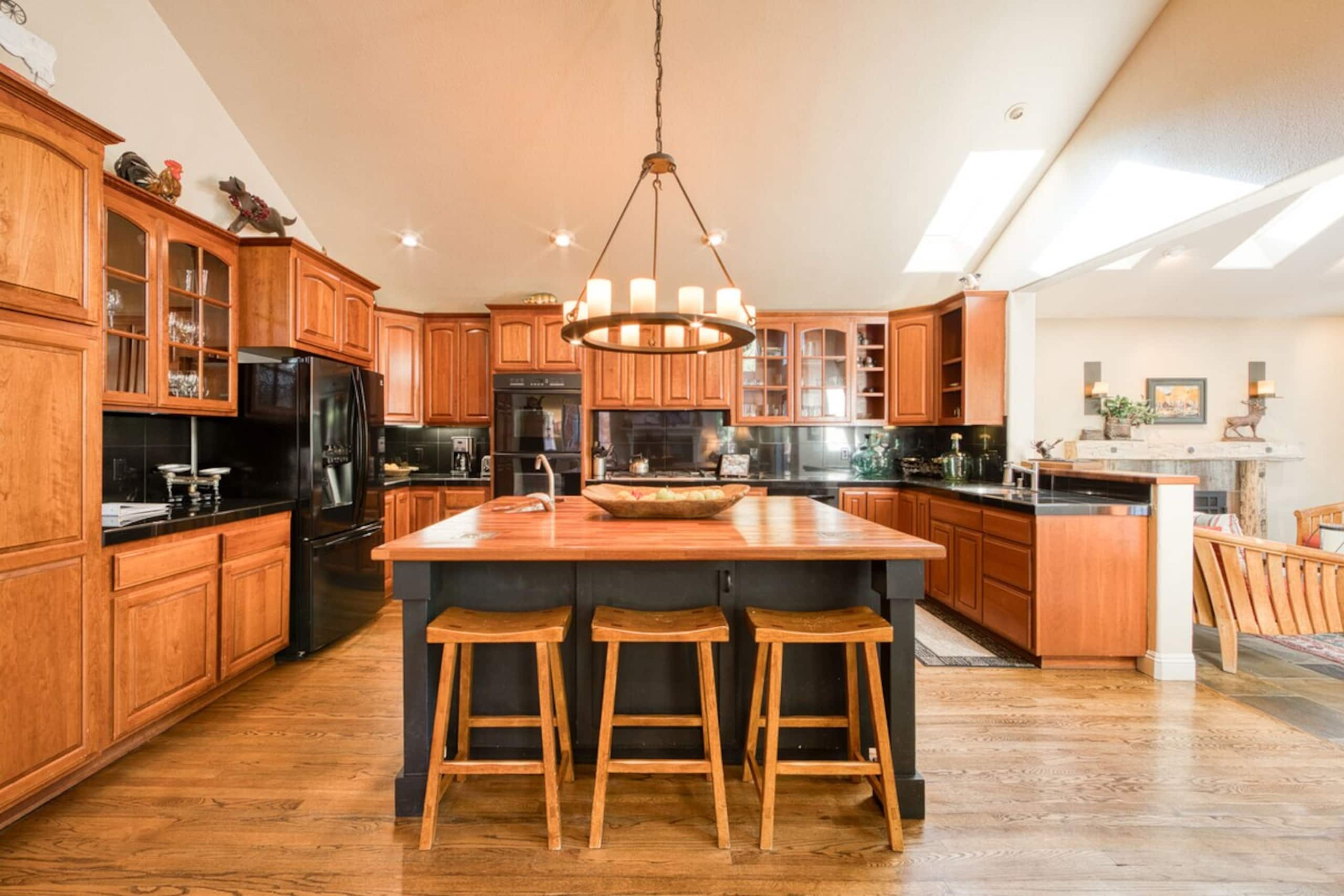 Big Springs Luxury in Northstar - 6BR, Ski Shuttle - Photo 7