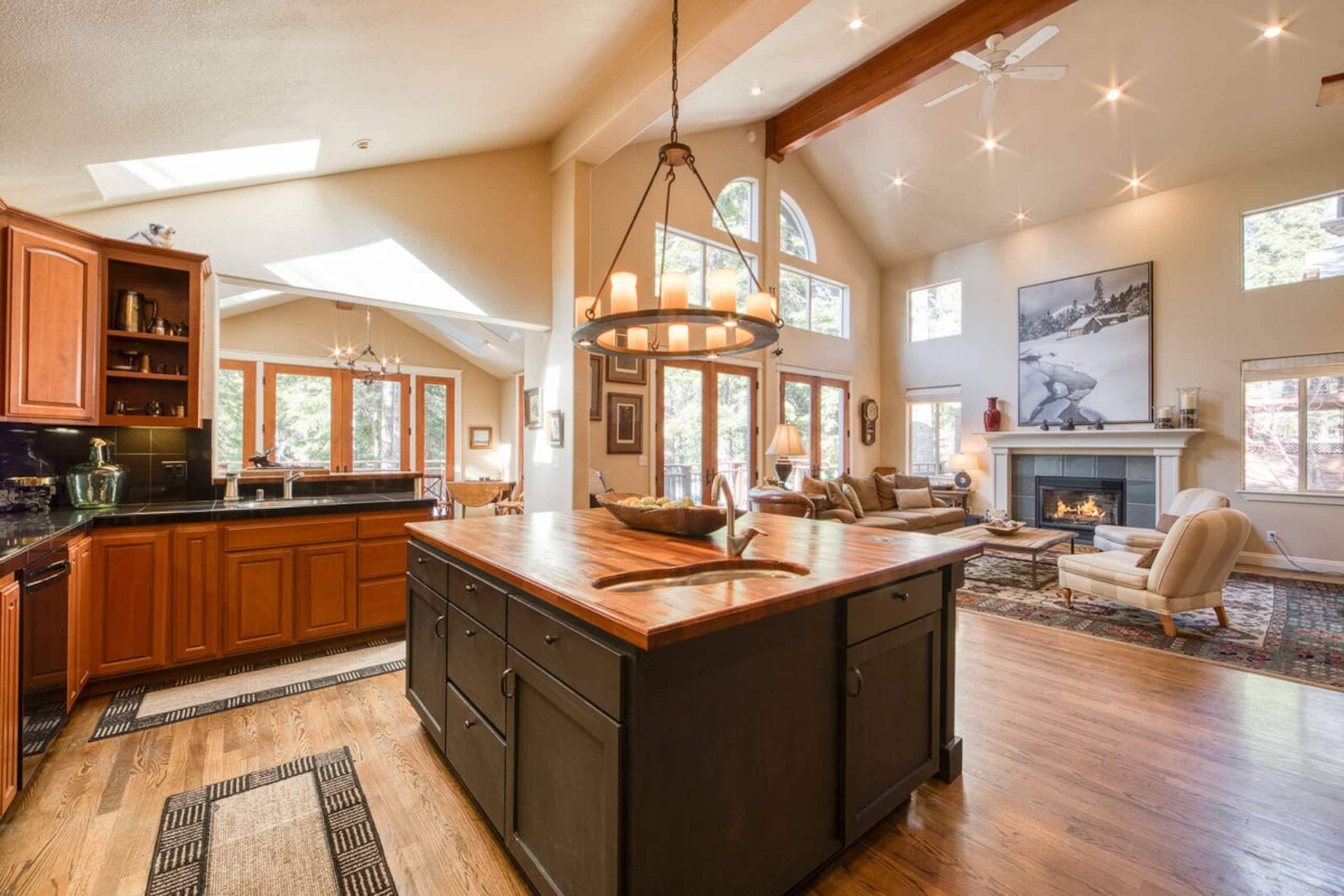 Big Springs Luxury in Northstar - 6BR, Ski Shuttle - Photo 14
