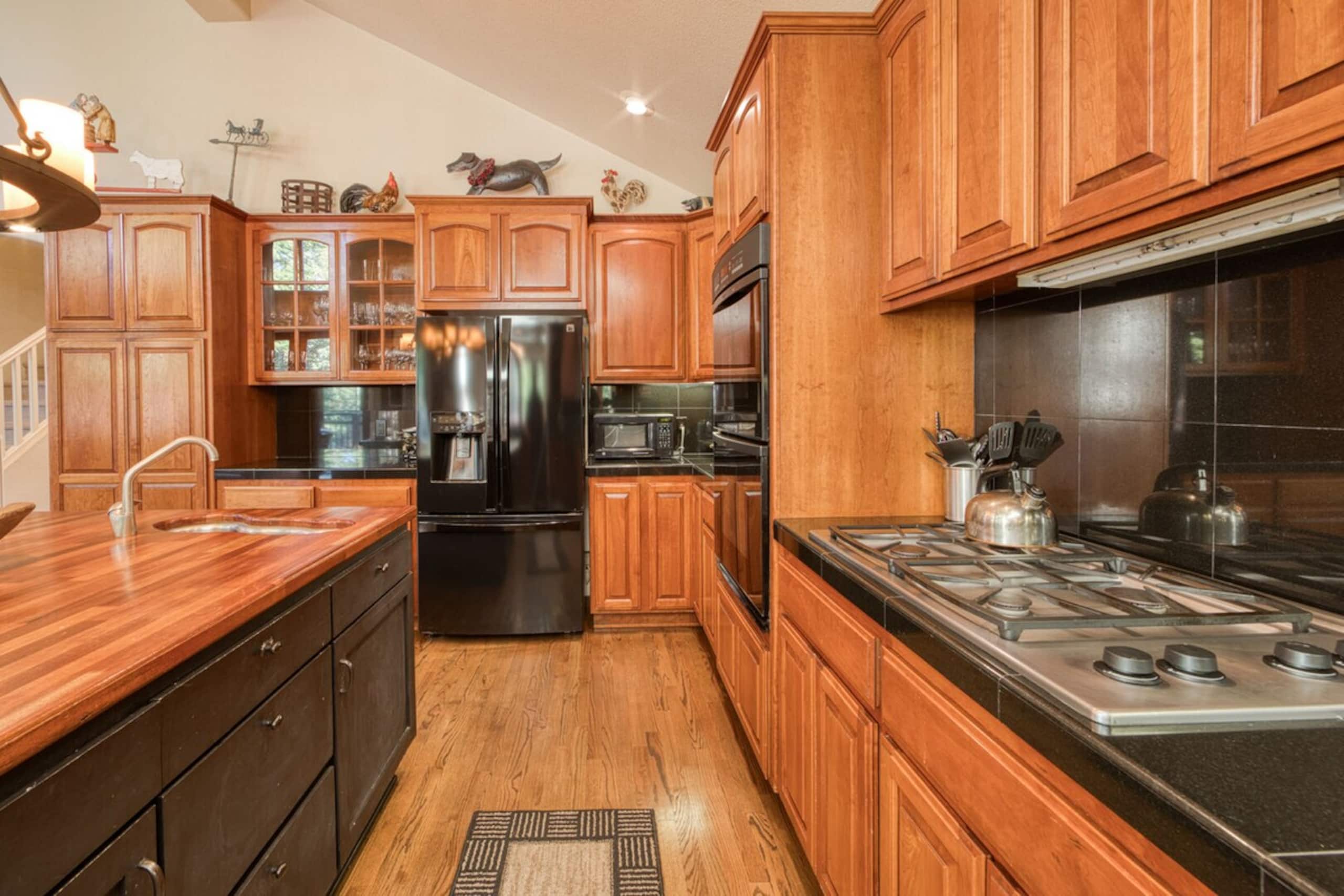 Big Springs Luxury in Northstar - 6BR, Ski Shuttle - Photo 11