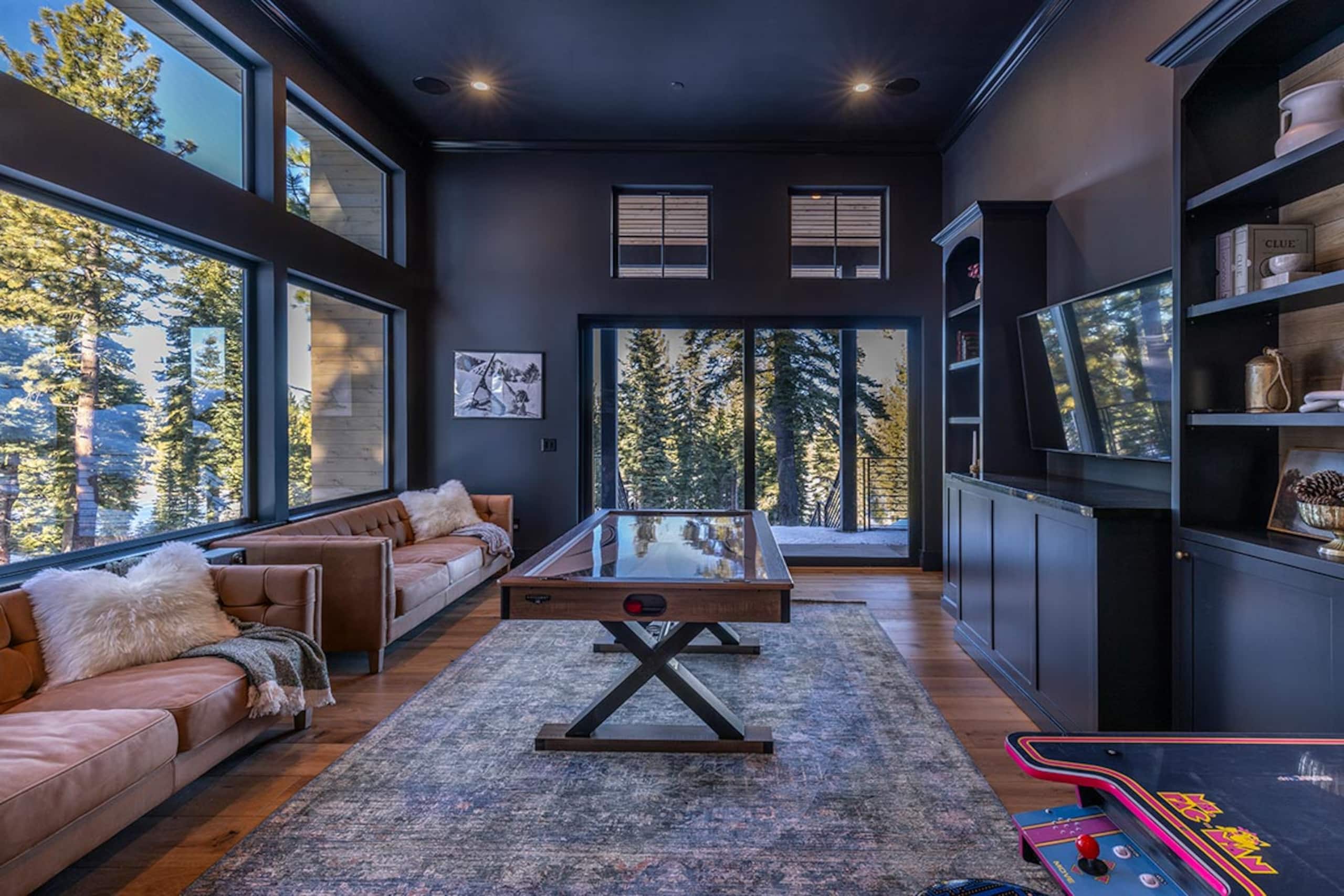 Tahoe Lux Retreat, 4 Kings, View, BBQ + FirePit - Photo 16