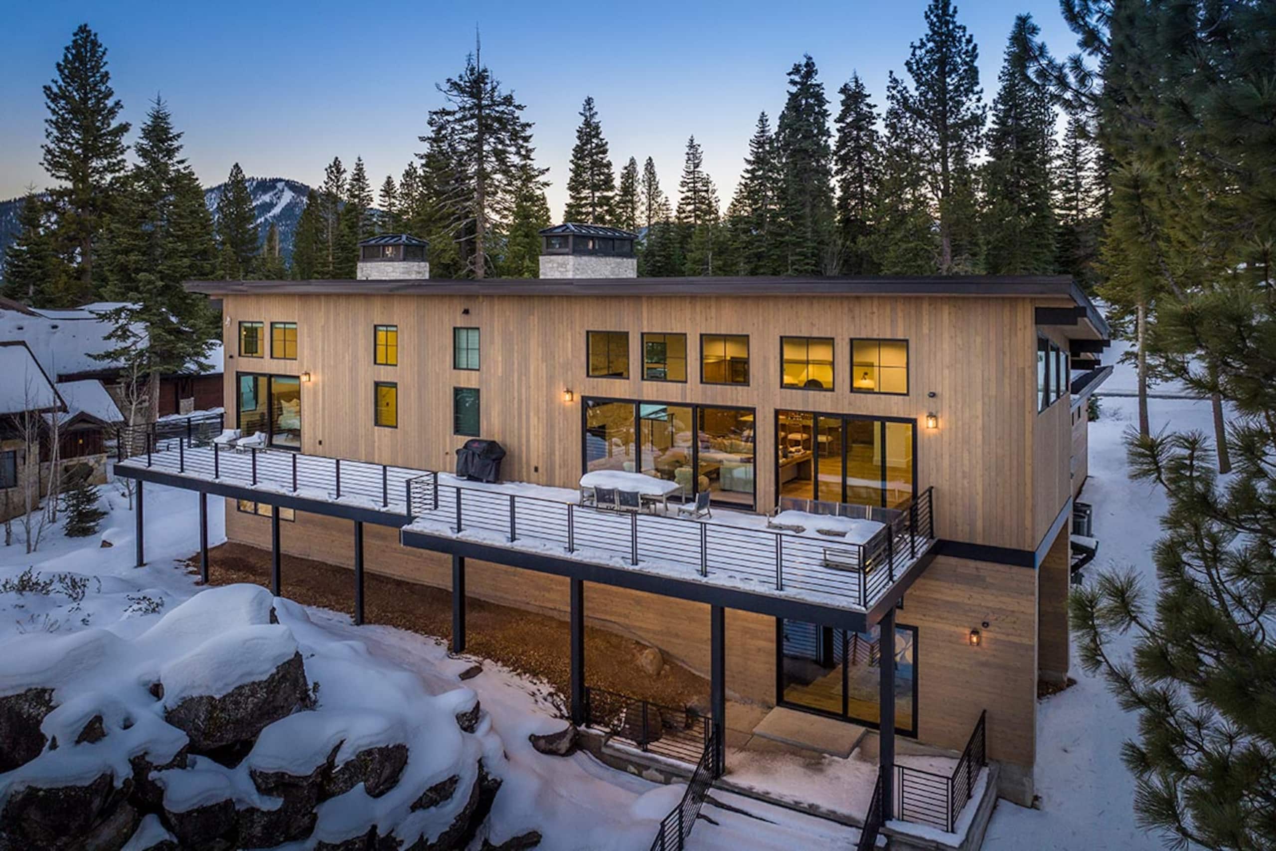 Tahoe Lux Retreat, 4 Kings, View, BBQ + FirePit - Photo 7