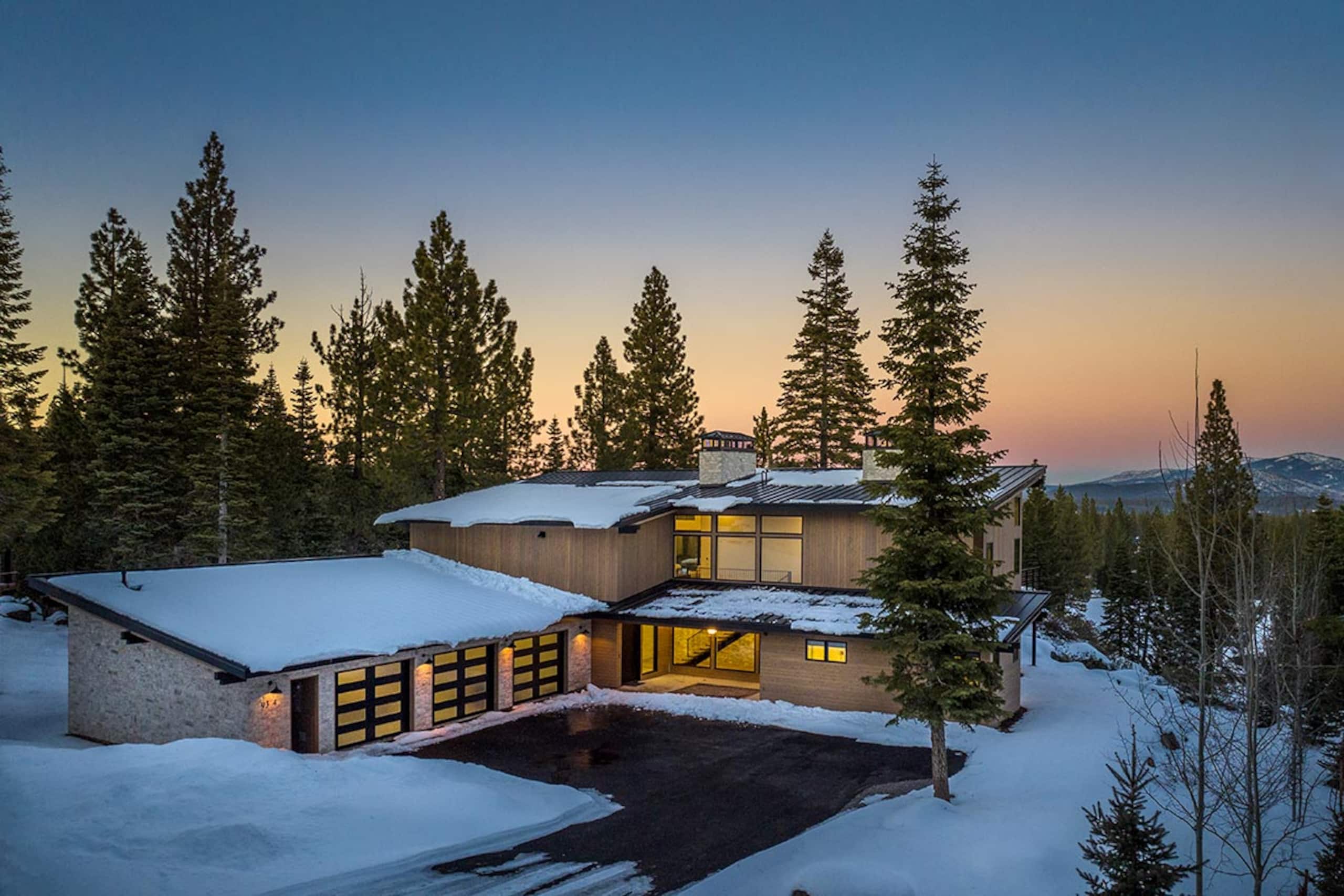 Tahoe Lux Retreat, 4 Kings, View, BBQ + FirePit - Photo 13