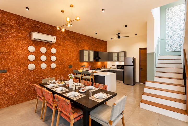 Dining area image 2