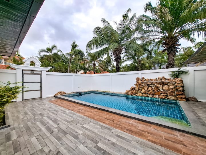 Seaside 4bdr Private Pool Villa Best For Groups - Jomtien