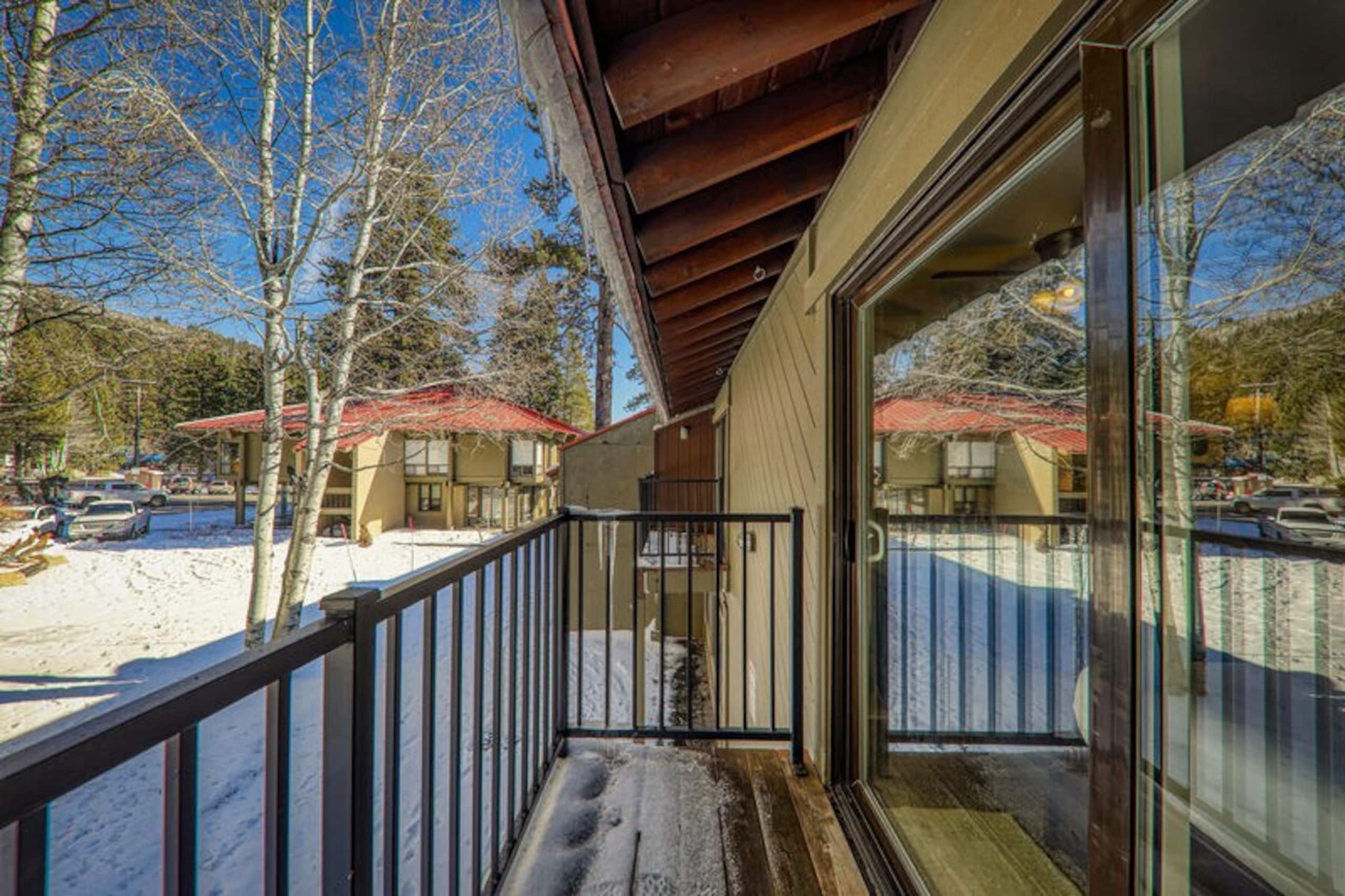Cozy Studio w/Kitchen 212 at Donner Lake Village - Photo 5