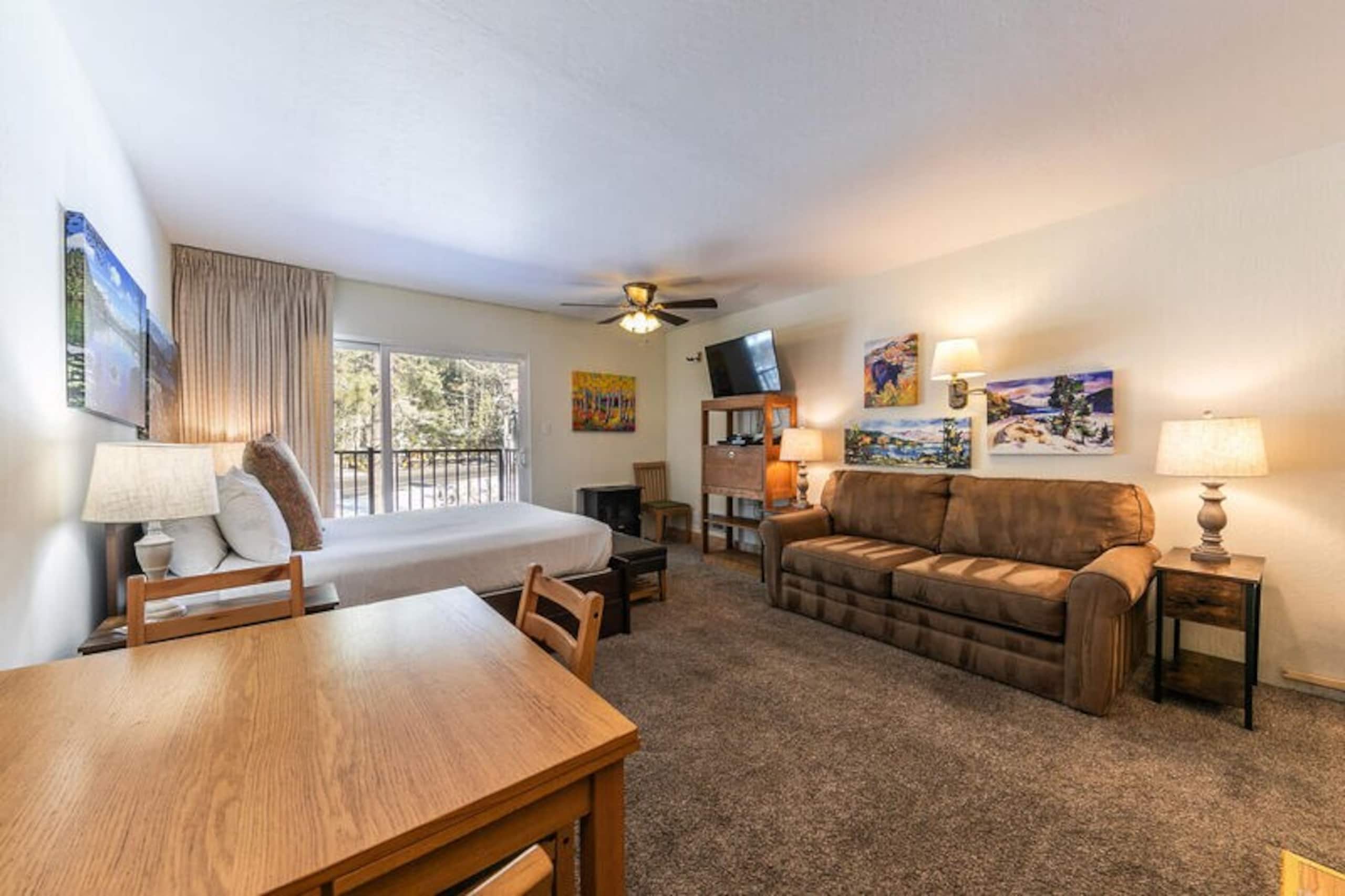 Cozy Studio w/Kitchen 212 at Donner Lake Village - Main photo