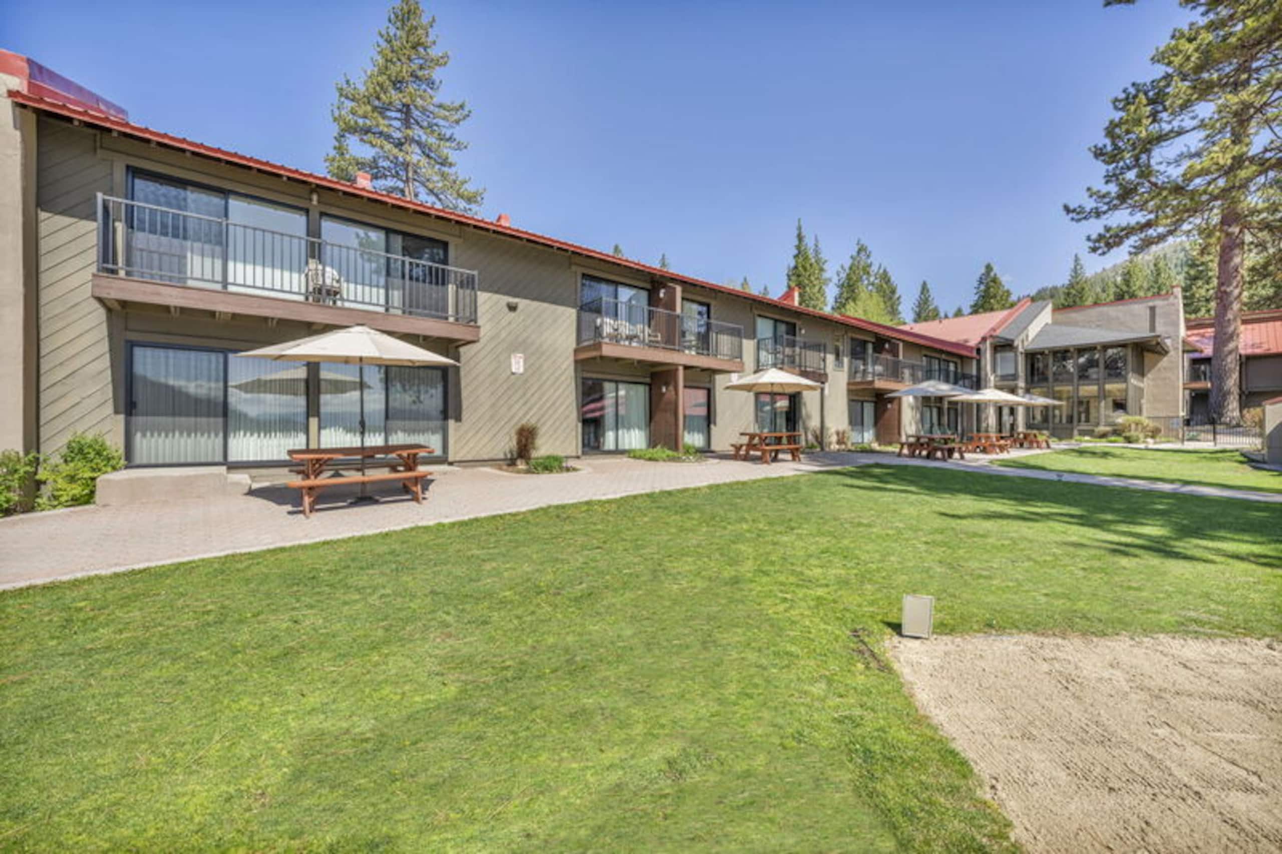 Cozy Studio w/Kitchen 212 at Donner Lake Village - Photo 15