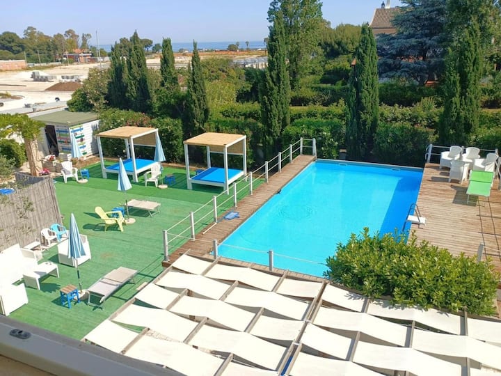 Casa Torre Di Specchio Con Piscina - Bari
