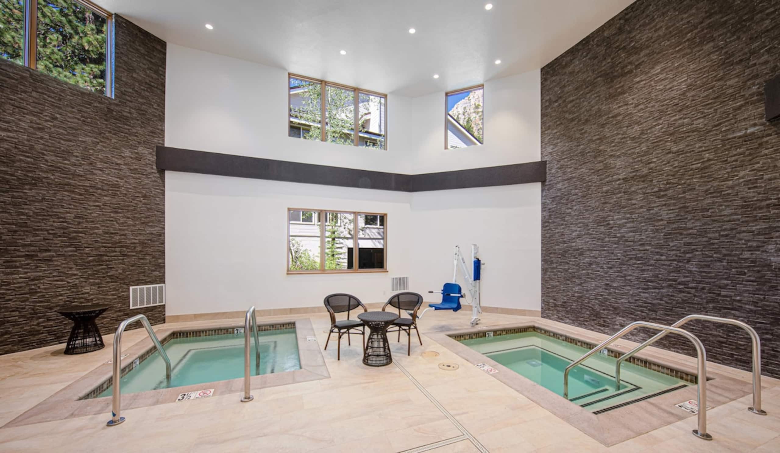 Romantic 1BD King w/ A/C, Kitchen & Views - Photo 26