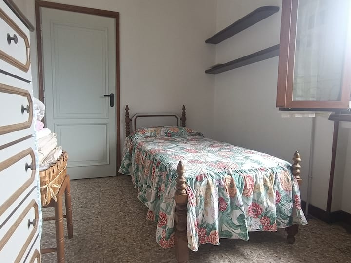 Dhomë gjumi 4