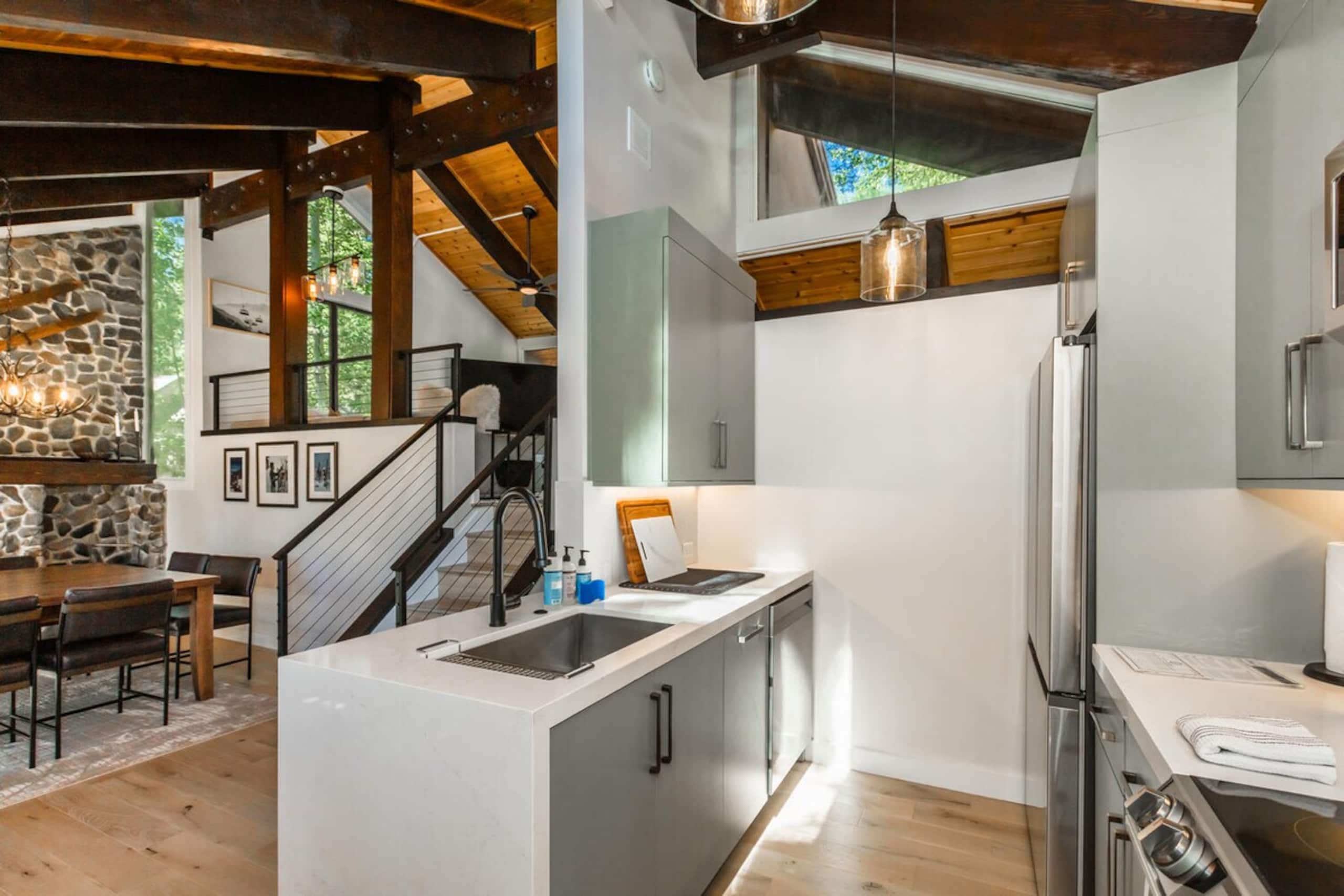 Palisades Retreat w/ Spa-close to Village+Lake - Photo 22