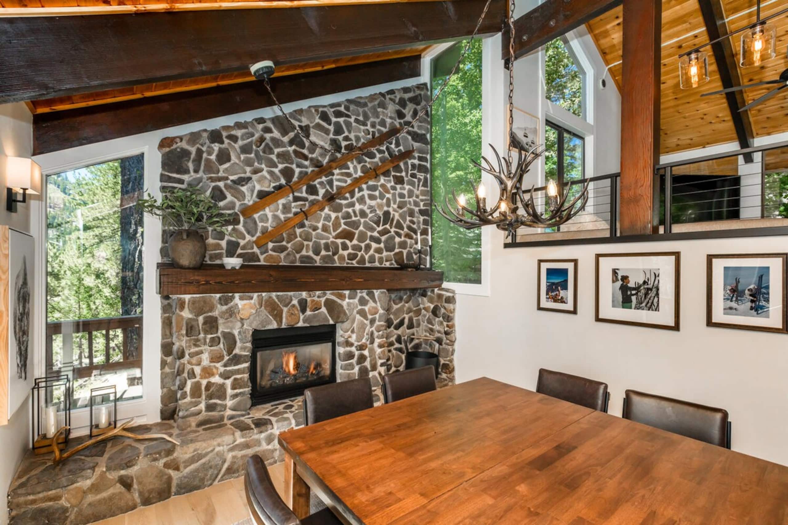 Palisades Retreat w/ Spa-close to Village+Lake - Photo 12