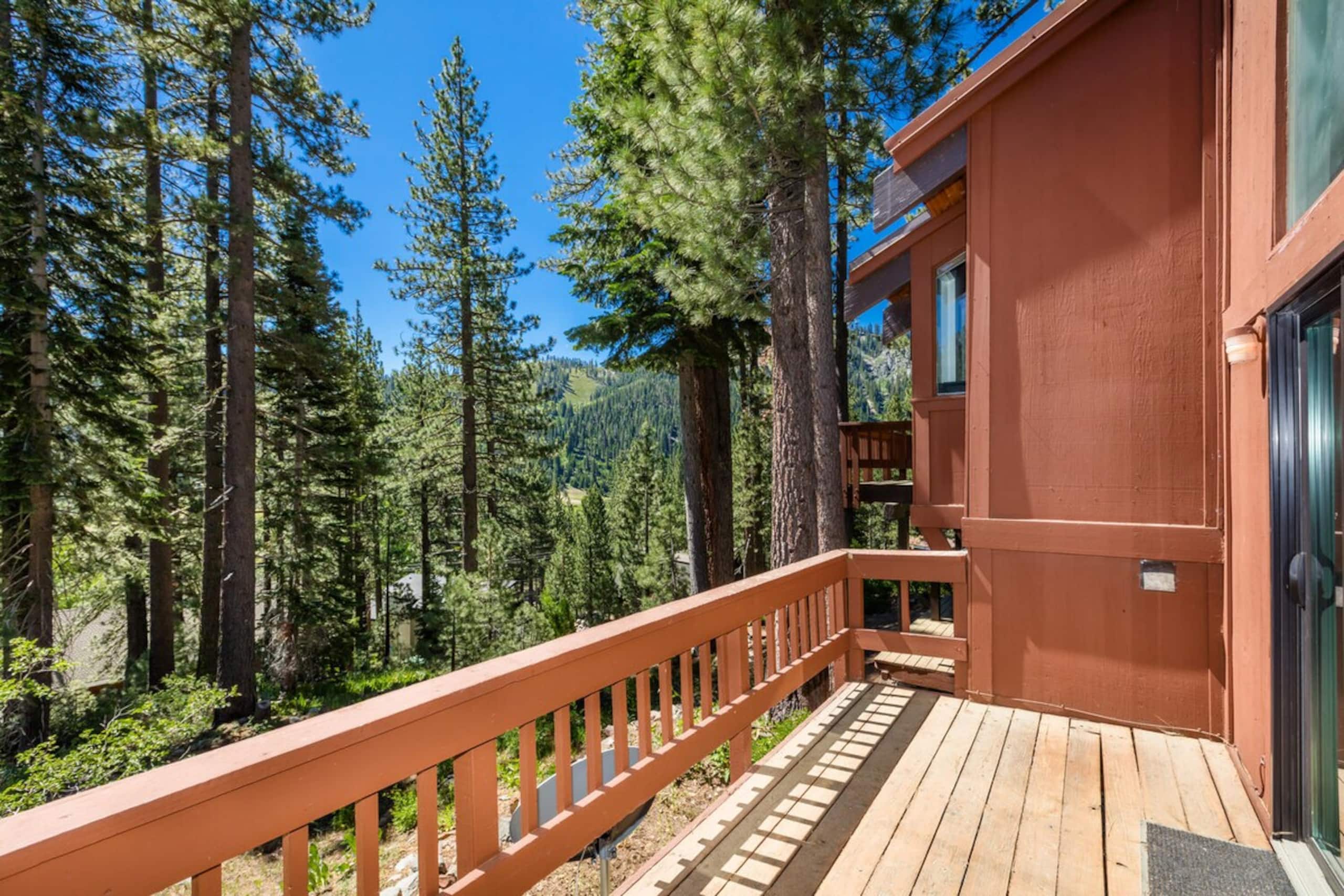 Palisades Retreat w/ Spa-close to Village+Lake - Photo 33
