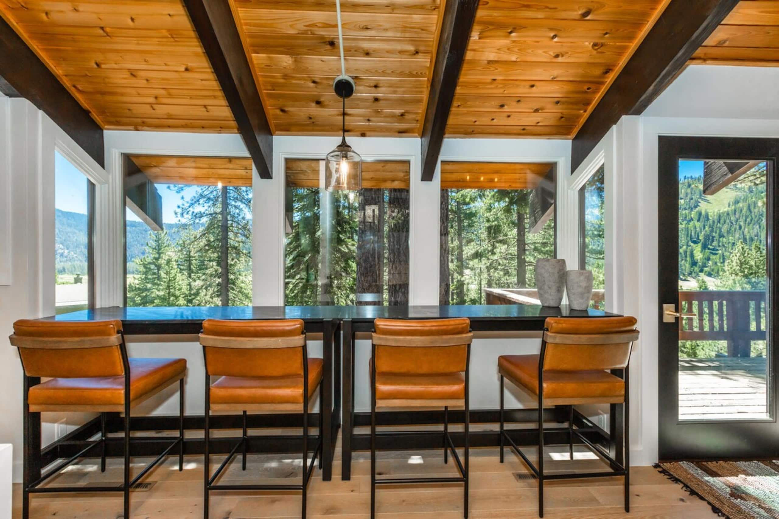 Palisades Retreat w/ Spa-close to Village+Lake - Photo 14