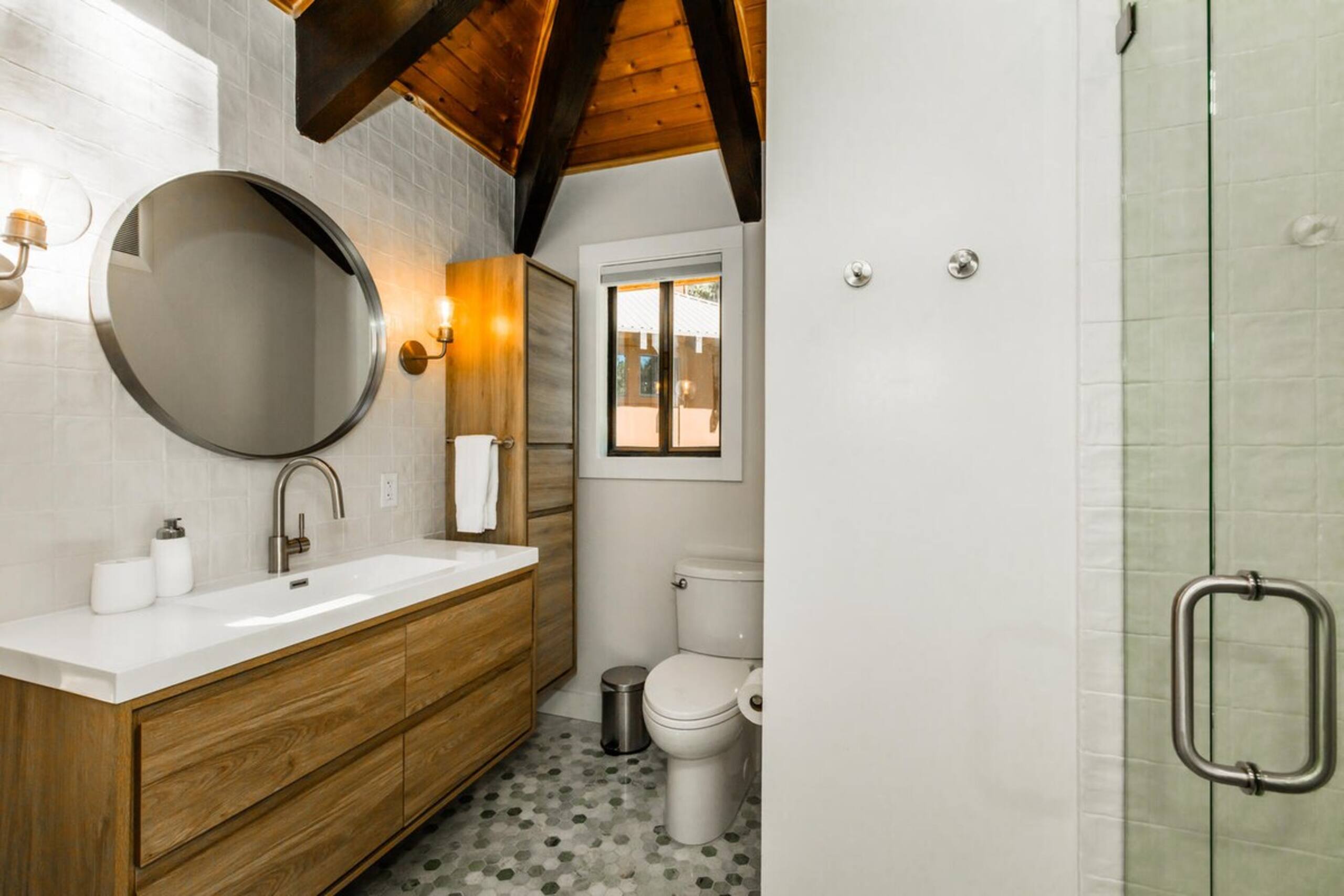 Palisades Retreat w/ Spa-close to Village+Lake - Photo 23