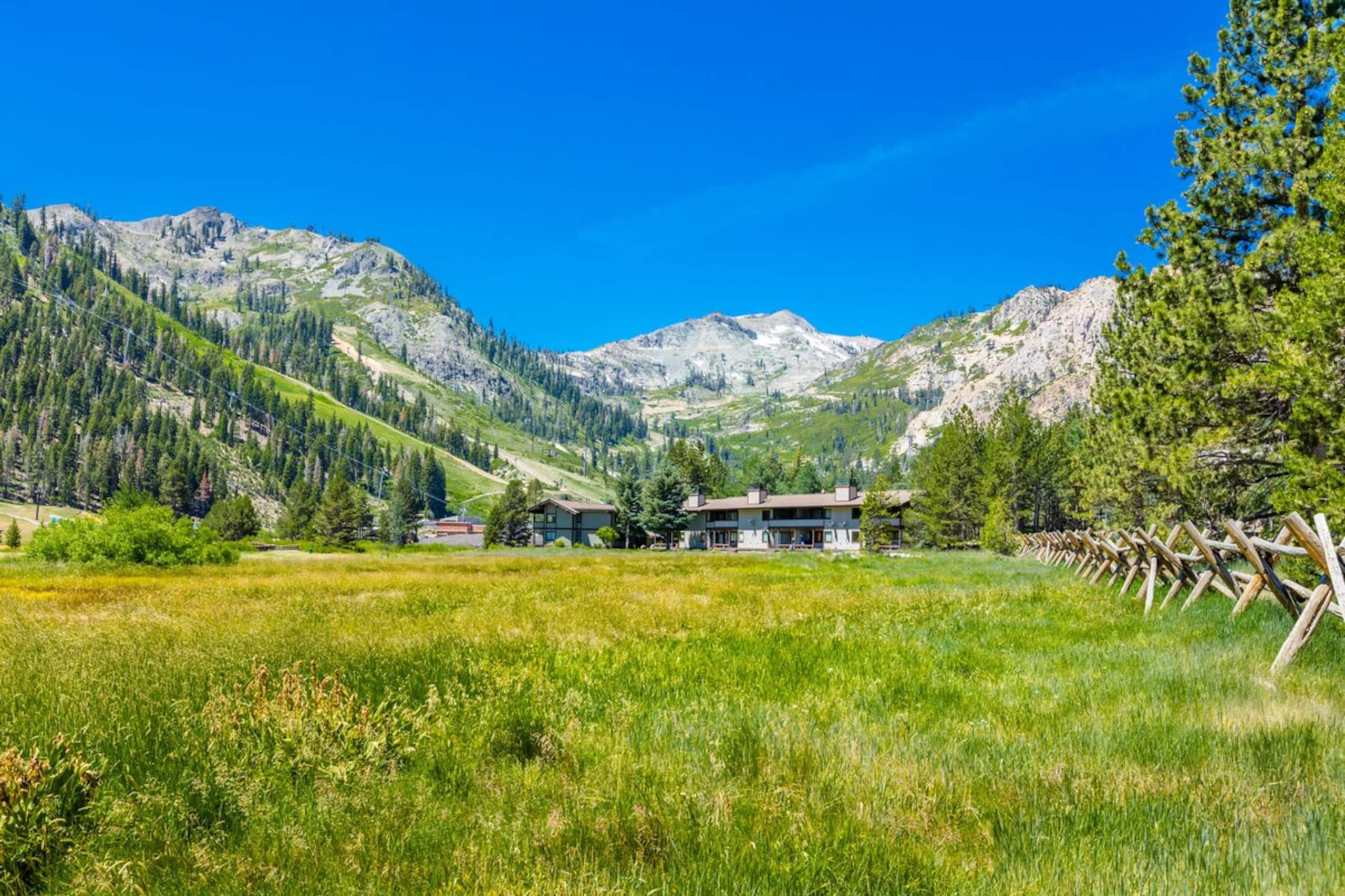 Palisades Retreat w/ Spa-close to Village+Lake - Photo 39