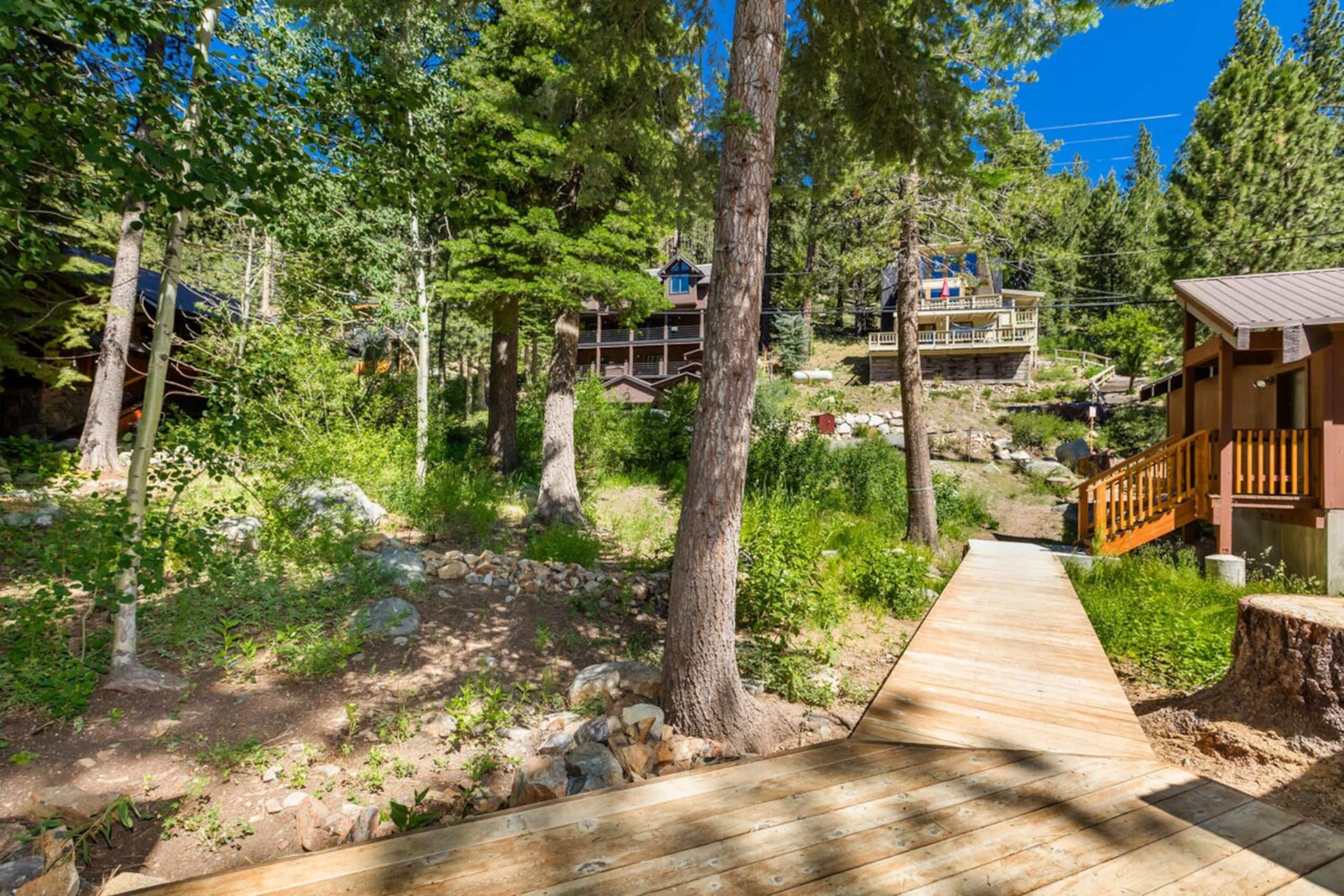Palisades Retreat w/ Spa-close to Village+Lake - Photo 32