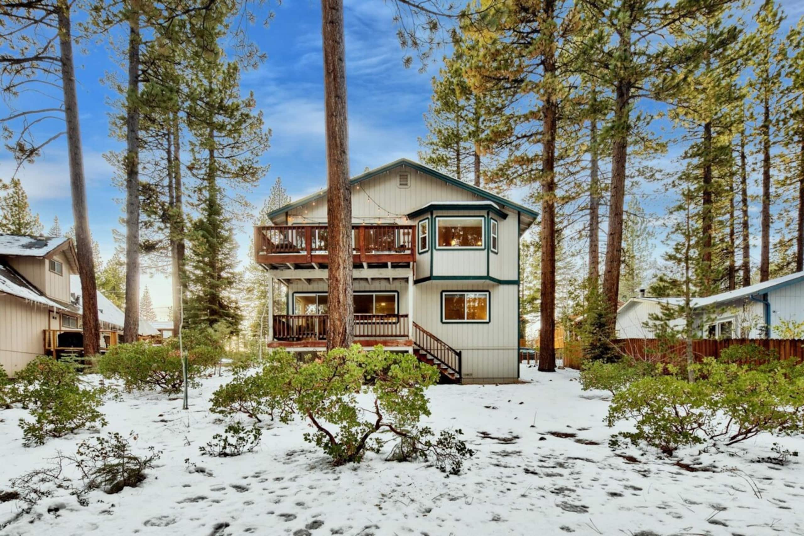 Tahoe Themed 3 Bed plus bonus, family rm, deck - Photo 21