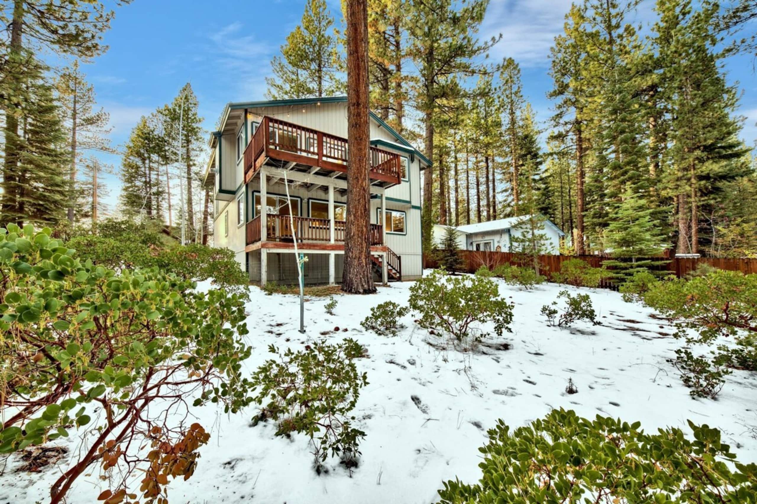 Tahoe Themed 3 Bed plus bonus, family rm, deck - Photo 24