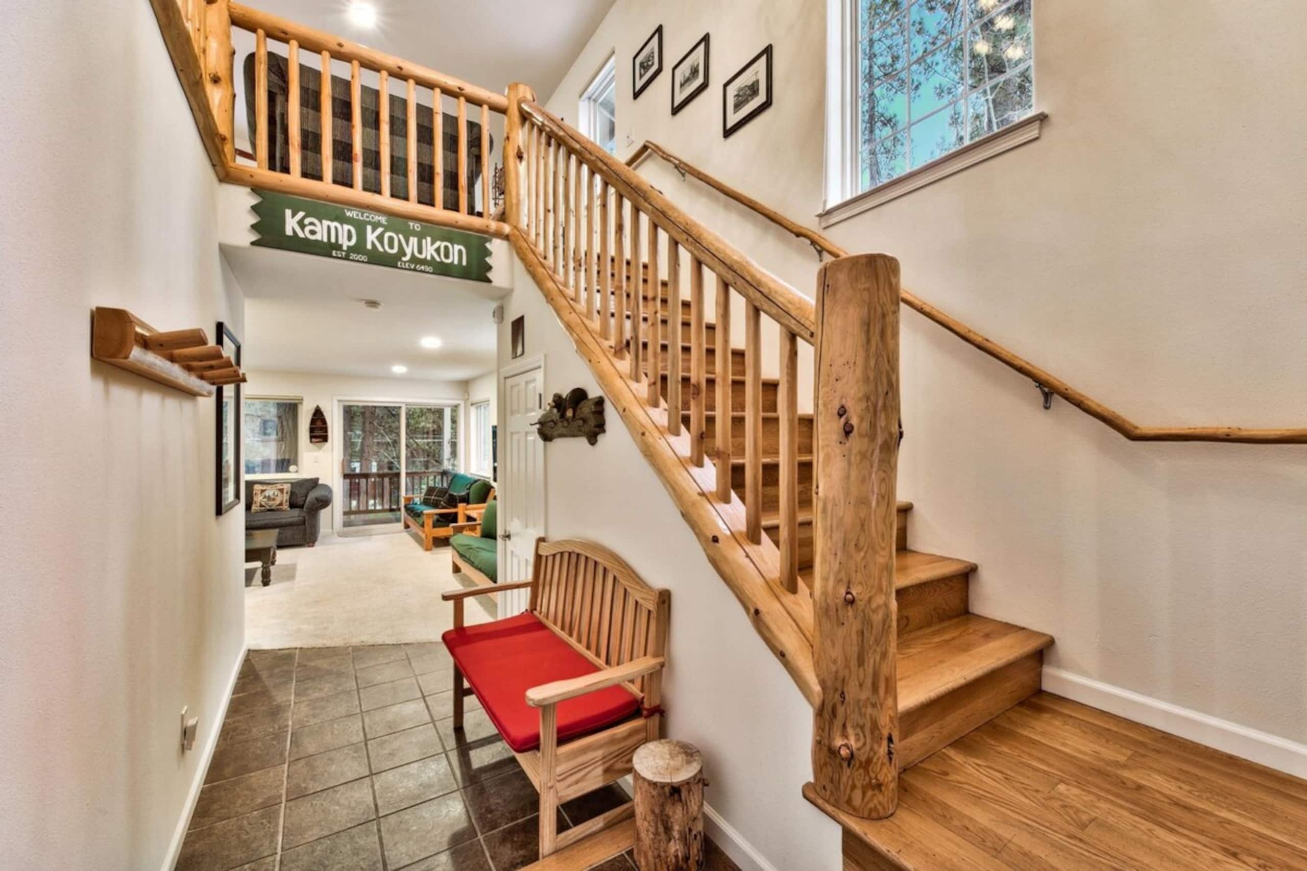 Tahoe Themed 3 Bed plus bonus, family rm, deck - Photo 16