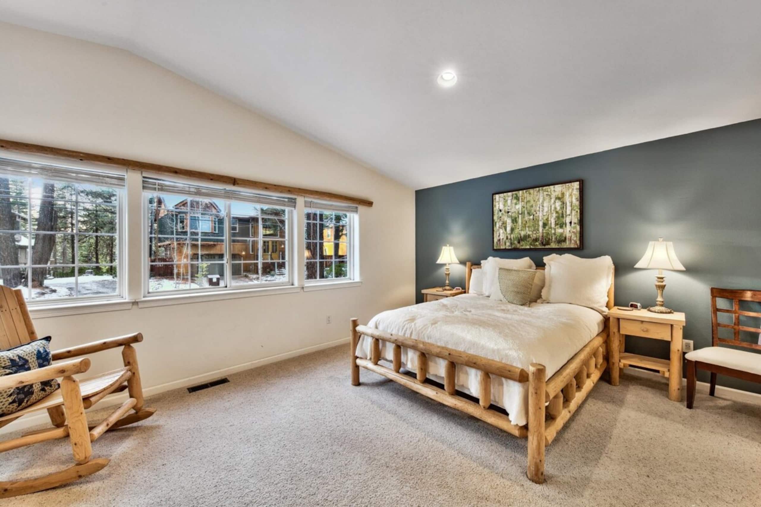 Tahoe Themed 3 Bed plus bonus, family rm, deck - Photo 12