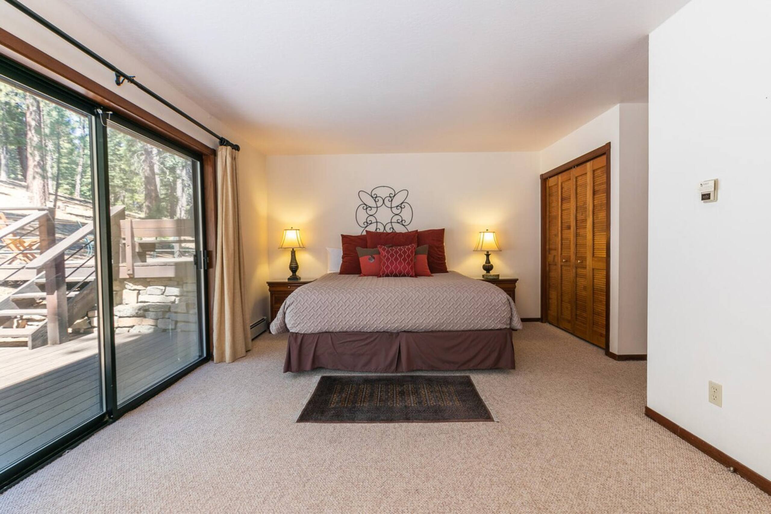 Basque Lodge - Ski Shuttle - Pet Friendly - HOA - Photo 16
