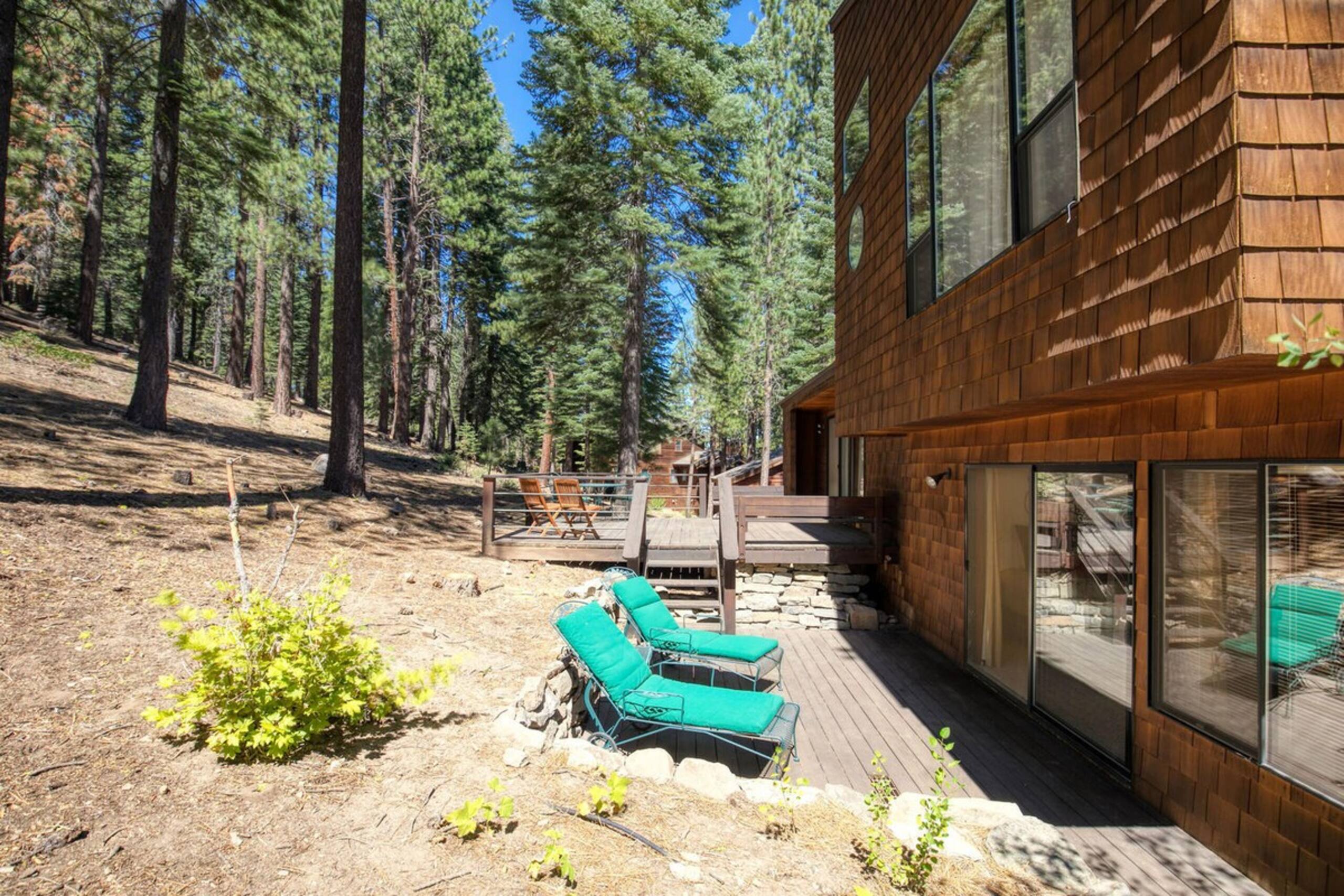 Basque Lodge - Ski Shuttle - Pet Friendly - HOA - Photo 5
