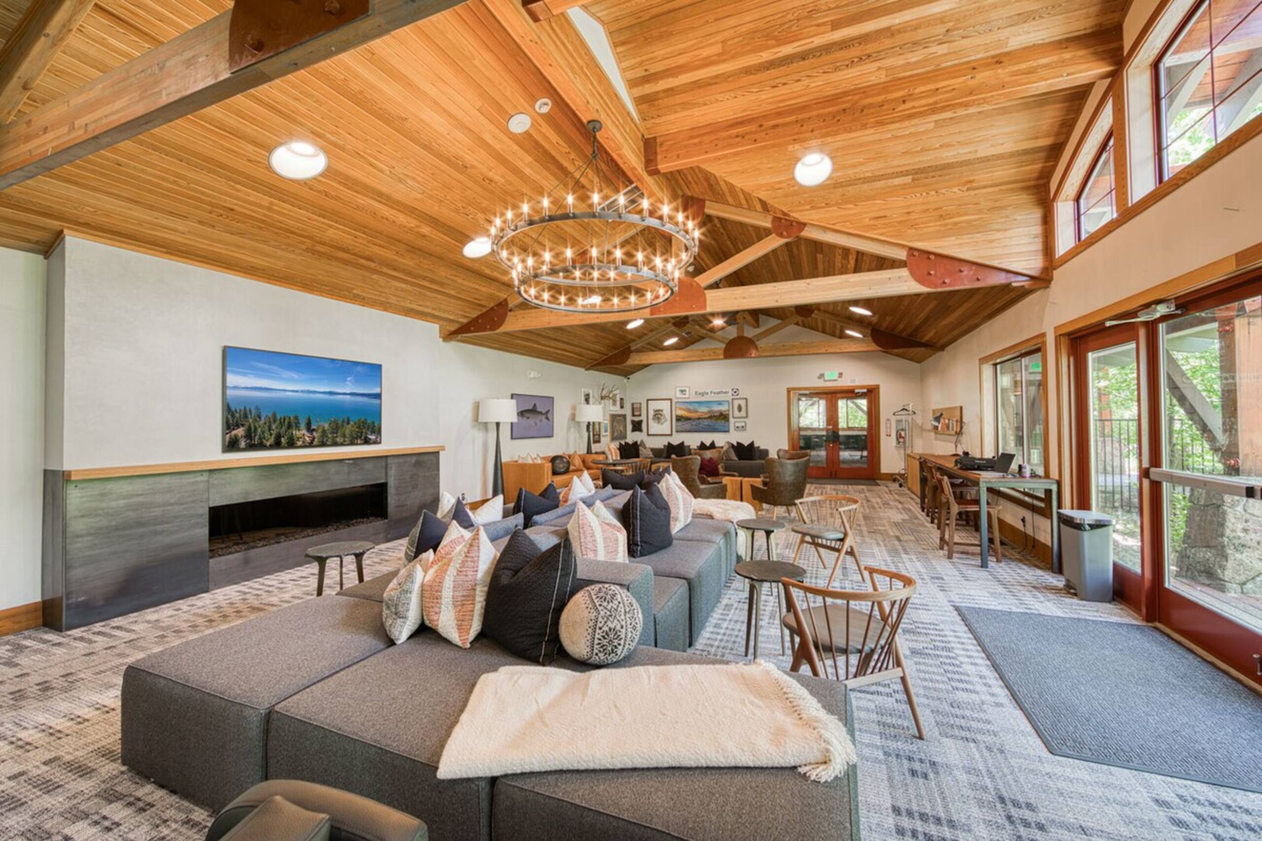 Basque Lodge - Ski Shuttle - Pet Friendly - HOA - Photo 47