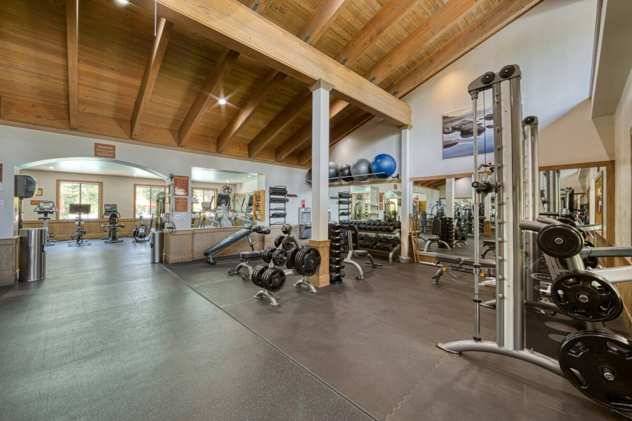 Basque Lodge - Ski Shuttle - Pet Friendly - HOA - Photo 41