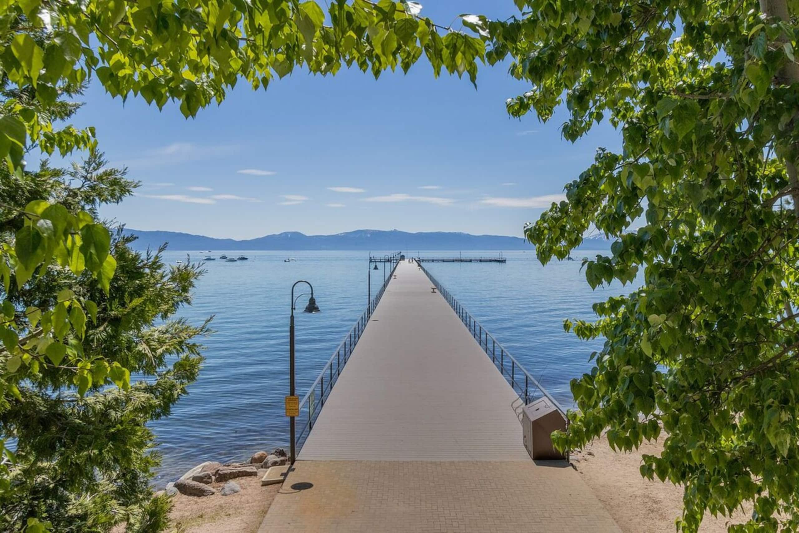 Lakefront pool/Pier/Pickleball/Tennis/Walk to town - Photo 23