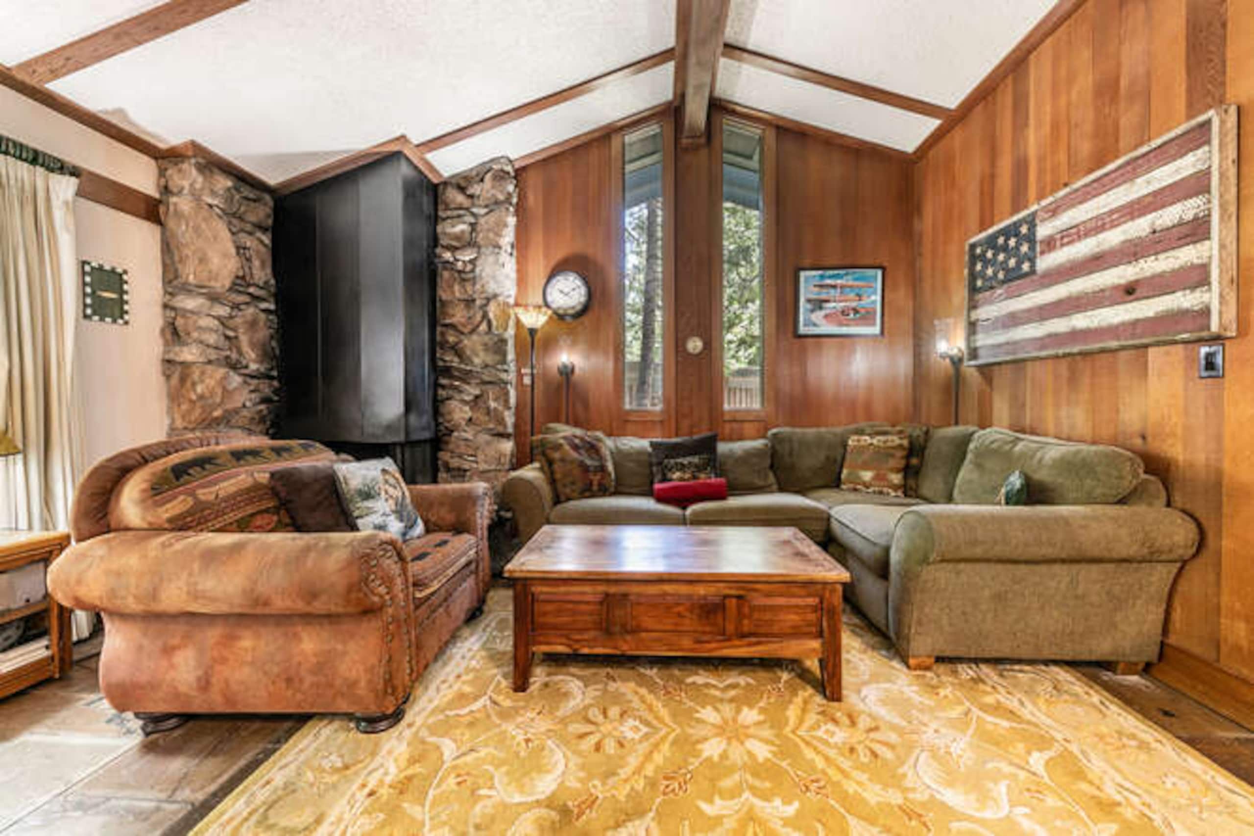 Lakefront pool/Pier/Pickleball/Tennis/Walk to town - Main photo