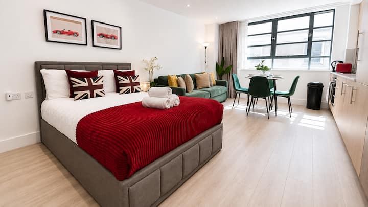 Furnished Studio Flat By Regent's Park | Ac + Lift - London