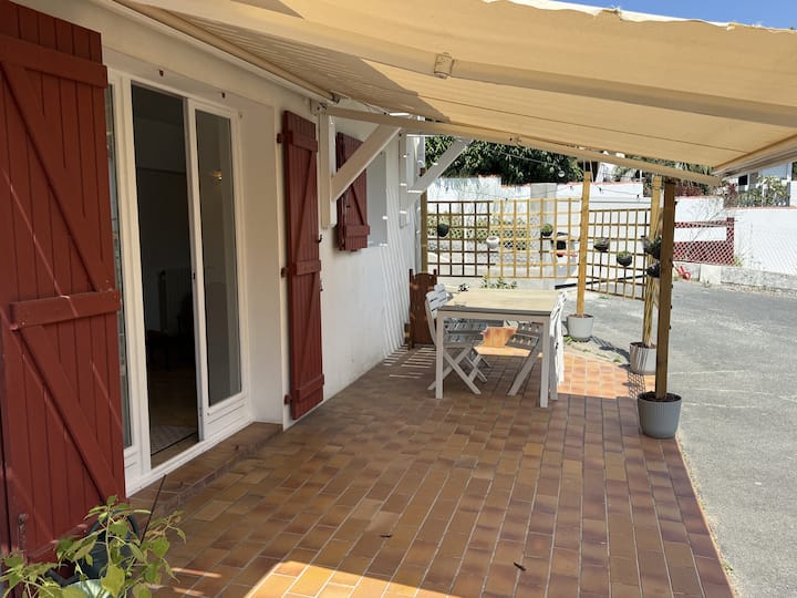 Appartement Proche Centre Avec Terrasse Et Parking - Bidart