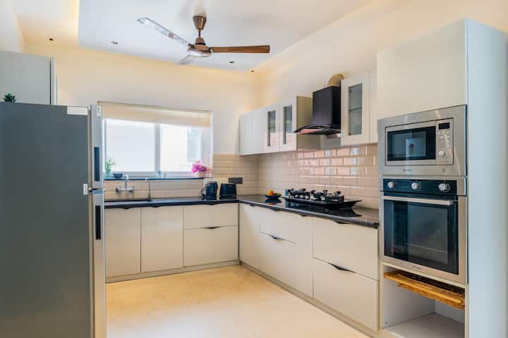 Full kitchen image 1