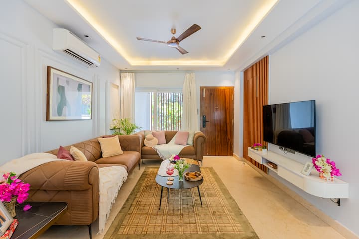 Living room image 3