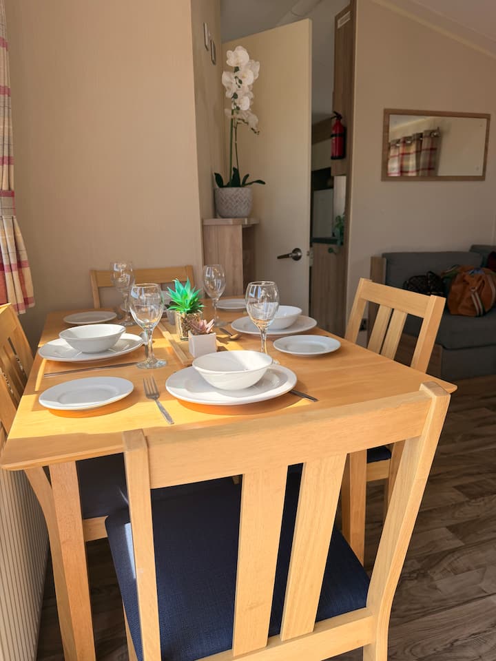 Salty Stays - 4 Bedroom Caravan - Dymchurch