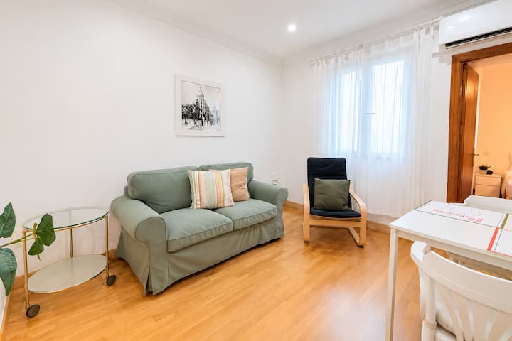 Sol - Letras / Prime Location - Madrid
