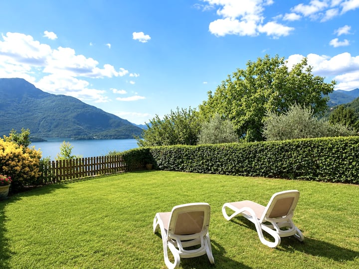 New - Family Lake View Apartment - Private Garden - Domaso