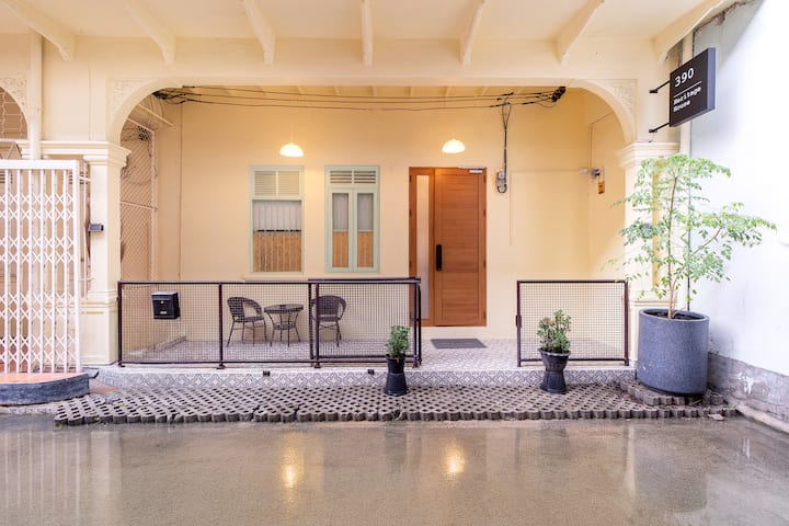 Heritage Family Home | Spacious & Central Bangkok - Bangkok