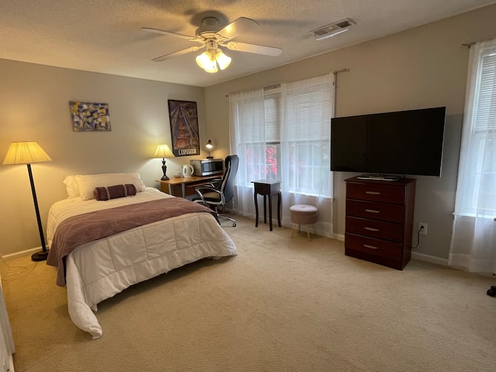 Travel Nurse Friendly Private Suite With Bath - Johns Creek, GA