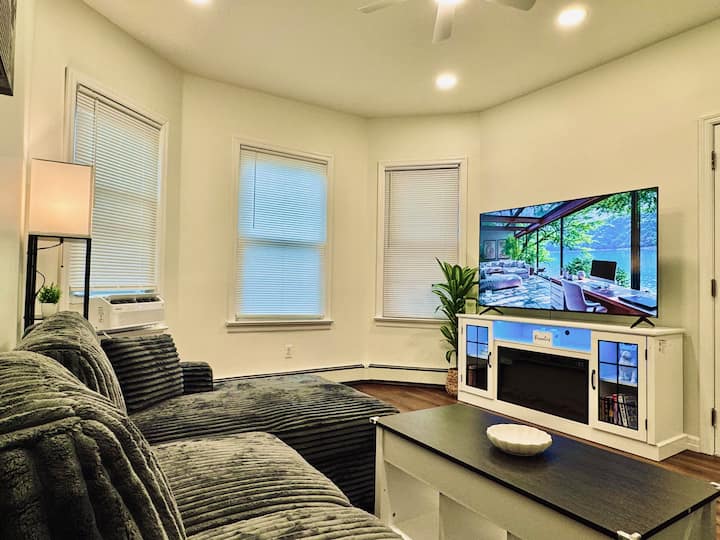 Luxe, Bright & Stylish 2bed Unit W/parking Near Ny - 호손
