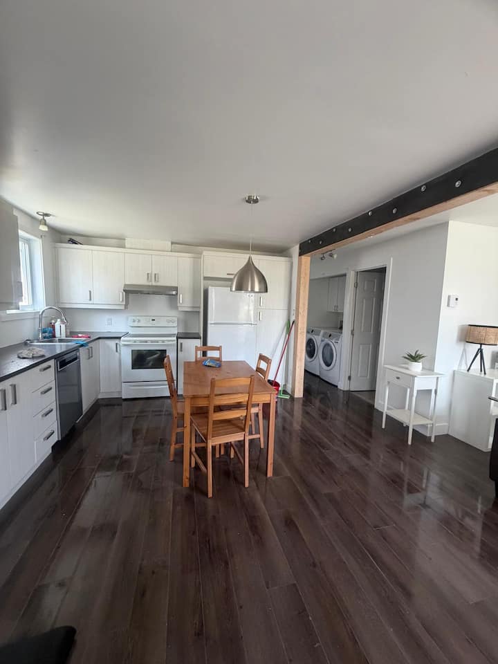 Cozy Home Near Old Quebec | Ev Charger & Parking - Quebec